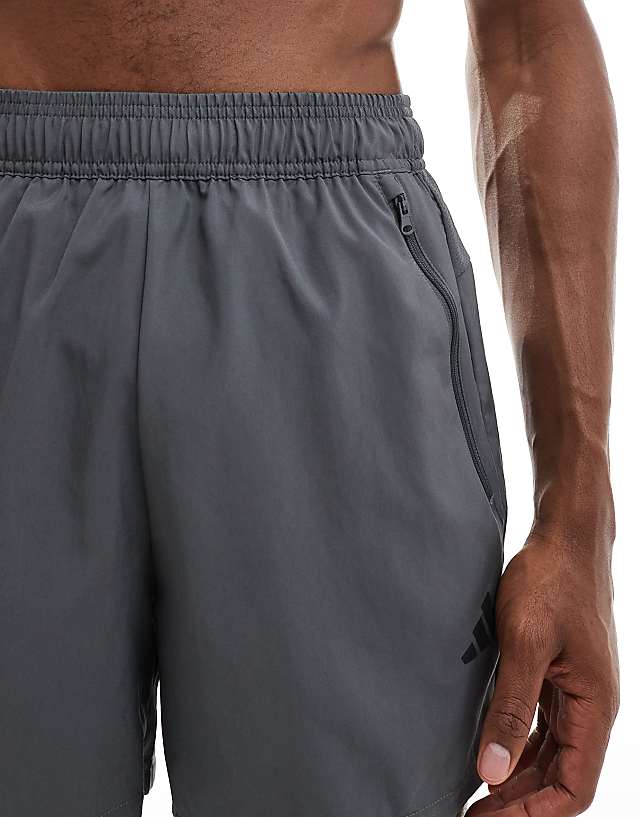 Training Essentials Woven Shorts