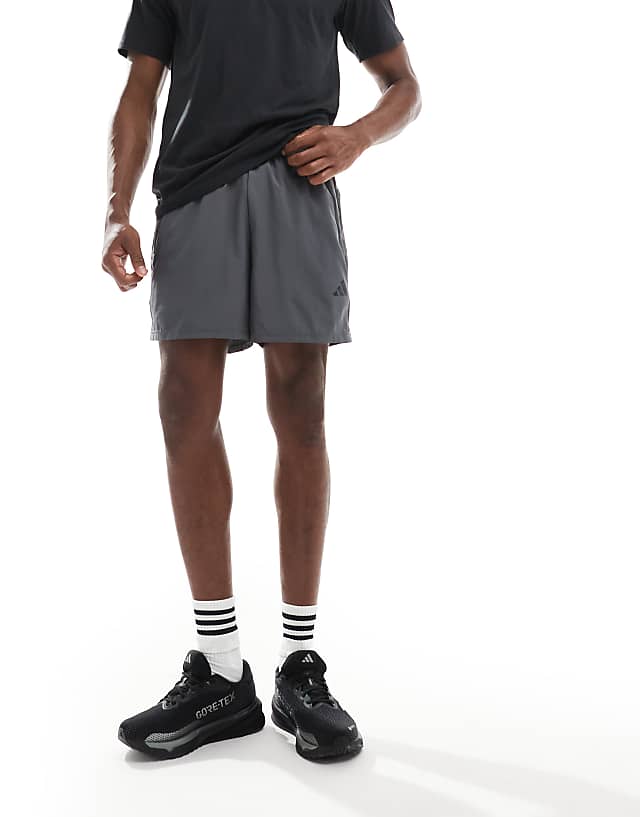 Training Essentials Woven Shorts