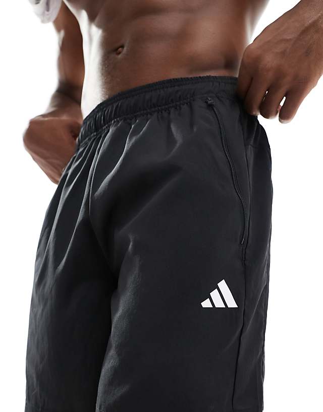 Training Woven Shorts 5 Inch
