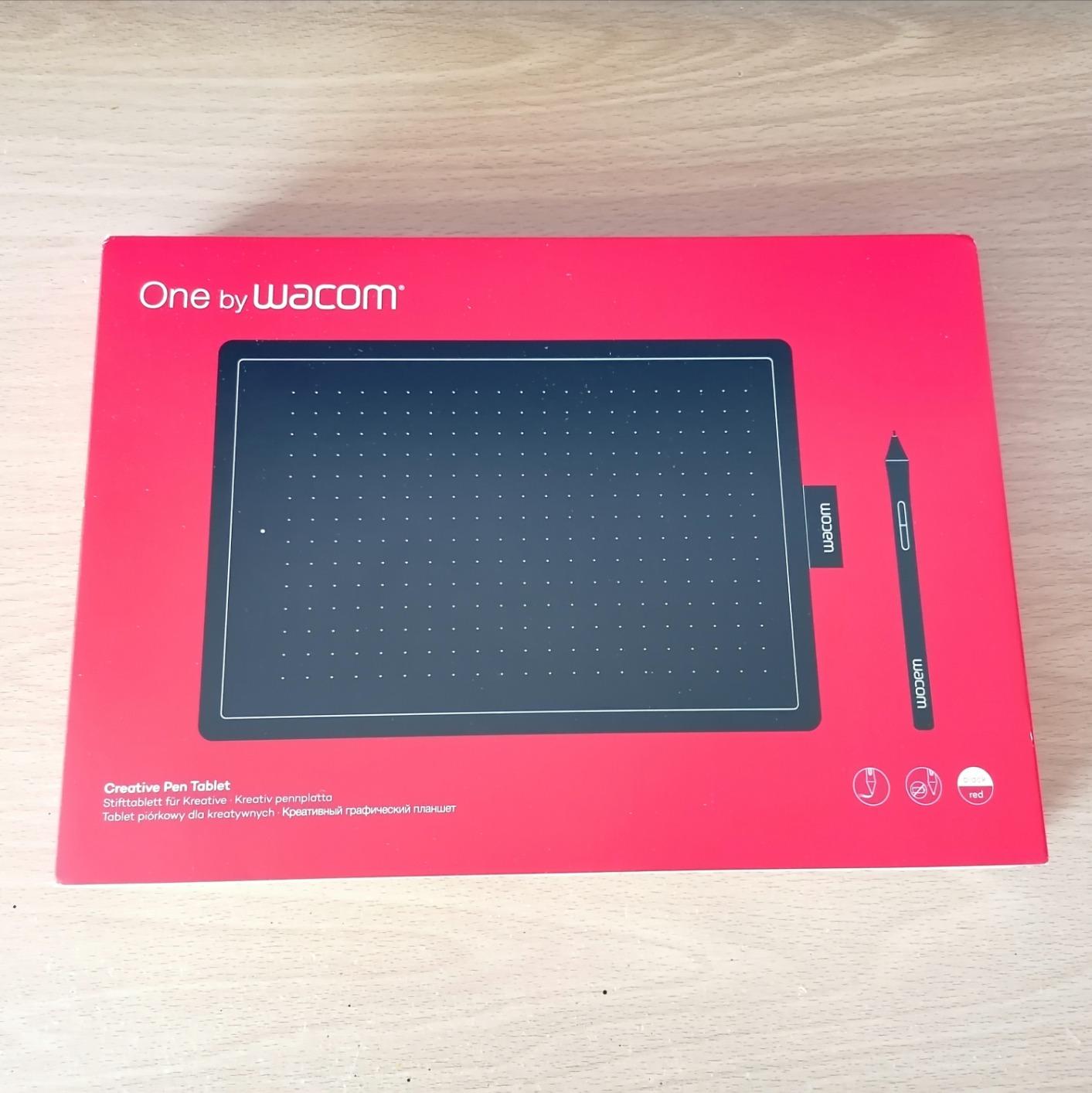 One by Wacom Medium – Drawing Tablet with Pen, Stylus Battery-free & Pressure-sensitive, Compatible with Windows & Mac, Perfect Tablet for Drawing, Graphics, Remote Working or Home Schooling
