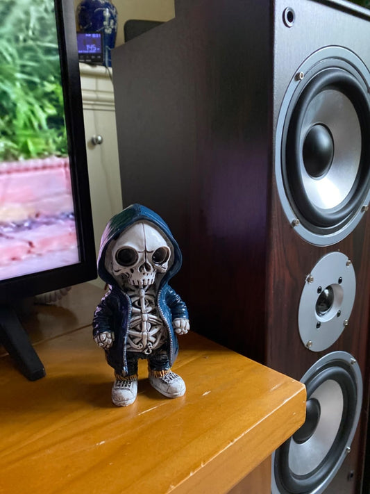 Spooky Skeleton Figurine, Skull Ornament Statue Gothic Skull Gifts for Women Men